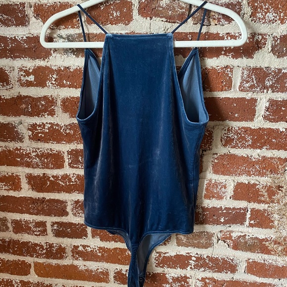 Express blue velvet bodysuit - Picture 4 of 5